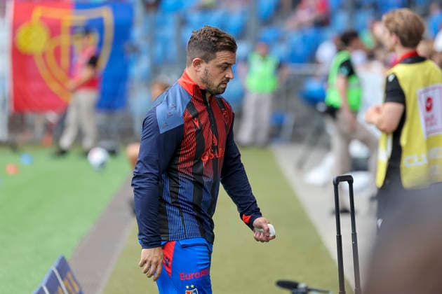 Xherdan Shaqiri, FC Basel, on the bench 10 minutes before kickoff, Switzerland, soccer, Super League, Matchday 3, 2026–2027, FC Basel 1893 vs. FC Thun, August 9, 2026, St. Jakob Park, Basel, Switzerland Copyright: xGrantxHubbsx