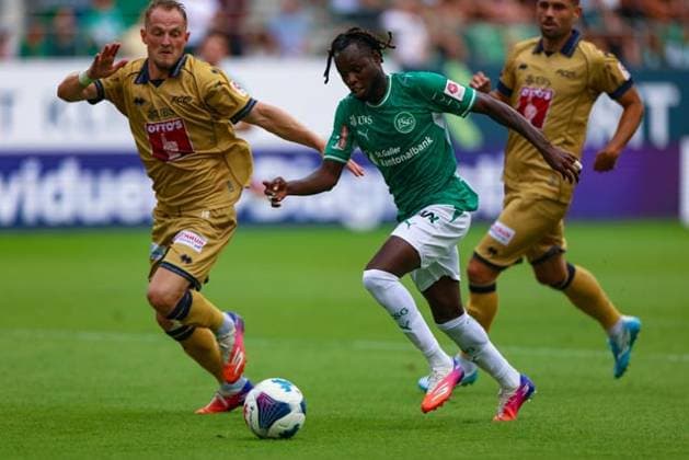 August 9, 2026, Soccer, Brack Super League 2026–27, Matchday 3, FC St. Gallen 1879 vs. FC Lucerne, Berit Sitter Stadium, St. Gallen, Switzerland: Aliou Balde (14), FC St. Gallen 1879, on the right in a footrace with Andrejs CigaÅÜiks (14), FC Lucerne, with a great scoring opportunity. Photo by Urs Ottiger