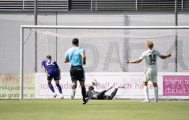 Soccer, Men s, 2026–2027 Season, Friendly match in Salzburg, 1. FC Union Berlin vs. Aris Limassol FC; from left: Veljko Nikolic scores the goal to make it 0–1 past goalkeeper Carl Klaus of 1. FC Union Berlin and Leopold Querfeld of 1. FC Union Berlin, August 9, 2026, Copyright: xMatthiasxKochx