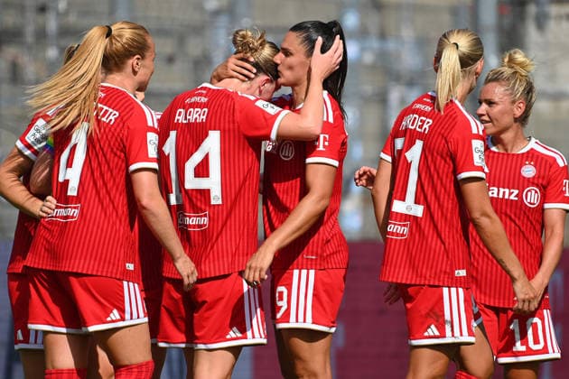 Collective goal celebration with Glodis Perla VIGGOSDOTTIR (FCB), Alara SEHITLER (FCB), Jovana DAMNJANOVIC (FCB), Pernile HARDER (FCB), and Linda DALLMANN (FCB); celebration,joy, excitement, soccer friendly match between Bayern Munich Women and Paris FC on August 9, 2026, at Sportpark Unterhaching, 2026–2027 season,