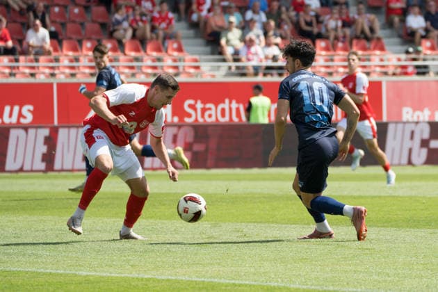 Marius Hauptmann (HFC), 23, Domenico Alberico (CFC), 10, Hallescher FC vs. Chemnitzer FC, Soccer, Northeast Regional League, Matchday 4, 2026–27 Season, September 8, 2026, Halle Leuna Chemie Stadium, ST Deutschland