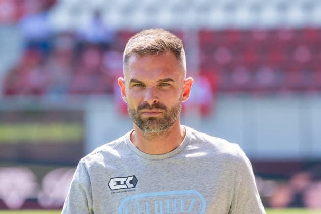 Coach Benjamin Duda, CFC; Hallescher FC vs. Chemnitzer FC; Soccer; Northeast Regional League; Matchday 4; 2026–27 Season; August 9, 2026; Halle Leuna Chemie Stadium; ST Deutschland