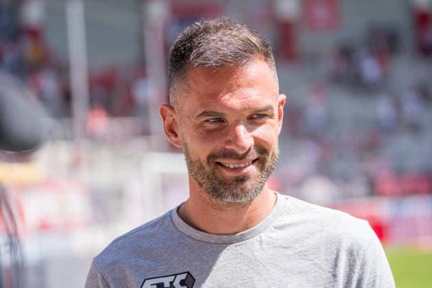 Coach Benjamin Duda, CFC; Hallescher FC vs. Chemnitzer FC; Soccer; Northeast Regional League; Matchday 4; 2026–27 Season; August 9, 2026; Halle Leuna Chemie Stadium; ST Deutschland