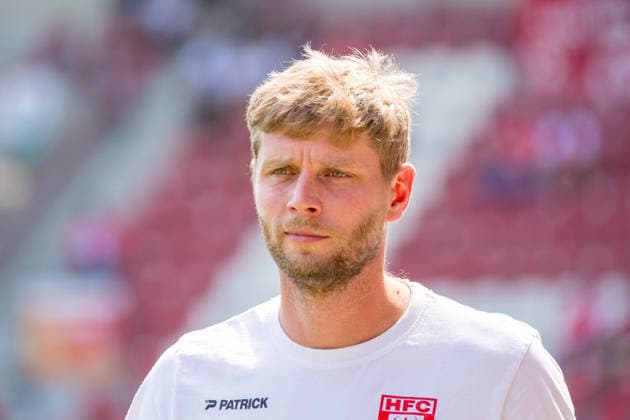 Coach Robert Schröder (HFC), Hallescher FC vs. Chemnitzer FC, Soccer, Northeast Regional League, Matchday 4, 2026–27 Season, August 9, 2026, Halle Leuna Chemie Stadium, ST Deutschland