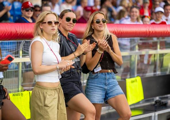 August 9, 2026, Google Pixel Women s Bundesliga Friendly Match: FC Bayern Women vs. Paris FC, at Sportpark Unterhaching; Vaness Gilles (center), FC Bayern, and Giulia Gwinn (right), FC Bayern