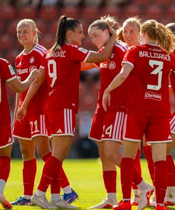 August 9, 2026, Google Pixel Women s Bundesliga Friendly Match: FC Bayern Women vs. Paris FC, at Sportpark Unterhaching; Alara Sehitler celebrates her third goal, FC Bayern Munich with Jovana Damnjanovic, FC Bayern Munich