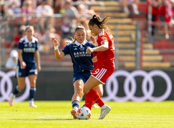 August 9, 2026, Google Pixel Women s Bundesliga Friendly: FC Bayern Women vs. Paris FC, at Sportpark Unterhaching; from left: Oceane Picard (Paris) vs. Jovana Damnjanovic (FC Bayern Munich)
