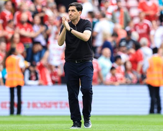 pre-season friendly: Liverpool v Monaco Liverpool manager Andoni Iraola claps fans during the pre-season friendly match Liverpool vs Monaco at Anfield, Liverpool, United Kingdom on 09 August 2026 (Photo by Jorge Horsted News Images) Liverpool Anfield Merseyside United Kingdom Copyright: xJorgexHorsted NewsxImagesx