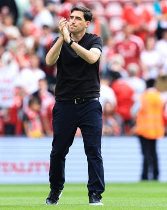 pre-season friendly: Liverpool v Monaco Liverpool manager Andoni Iraola claps fans during the pre-season friendly match Liverpool vs Monaco at Anfield, Liverpool, United Kingdom on 09 August 2026 (Photo by Jorge Horsted News Images) Liverpool Anfield Merseyside United Kingdom Copyright: xJorgexHorsted NewsxImagesx