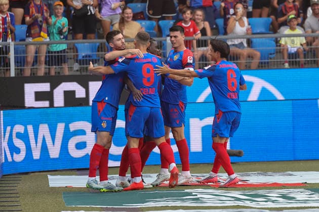 FC Basel celebrates Asane Sow s 1-0 goal, FC Basel, 18, Switzerland, Soccer, Super League, Matchday 3, 2026–2027, FC Basel 1893 vs. FC Thun, August 9, 2026, Basel, St. Jakob Park, Switzerland Copyright: xGrantxHubbsx