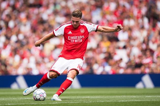 Viktor Gyökeres of Arsenal takes a free kick Arsenal vs Borussia Dortmund, Emirates Cup, Final, Emirates Stadium, London, UK - 09 Aug 2026London Emirates Stadium United Kingdom  Copyright: xWiredxPhotos Shutterstockx 17058922ag