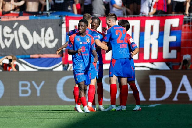 FC Basel celebrates Zan Celar s goal to make it 3–0, FC Basel, 09, Switzerland, Soccer, Super League, Matchday 3, 2026–2027, FC Basel 1893 vs. FC Thun, August 9, 2026, Basel, St. Jakob Park, Switzerland Copyright: xGrantxHubbsx