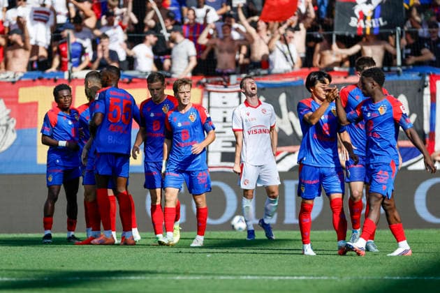 FC Basel celebrates Zan Celar s goal to make it 3–0, FC Basel, 09, Switzerland, Soccer, Super League, Matchday 3, 2026–2027, FC Basel 1893 vs. FC Thun, August 9, 2026, Basel, St. Jakob Park, Switzerland Copyright: xGrantxHubbsx