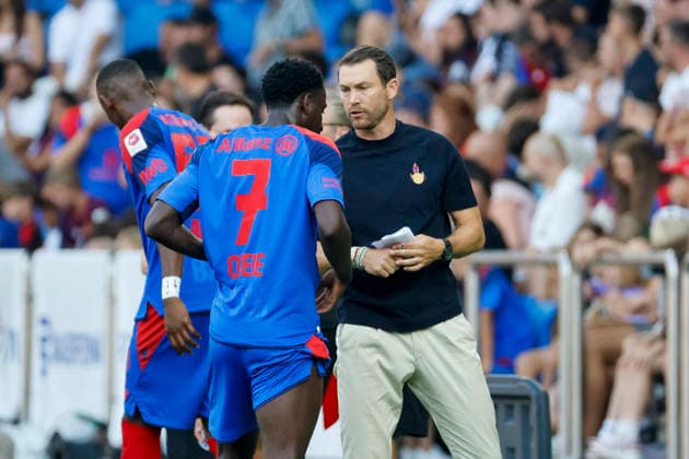 Philip Otele (FC Basel, 07) and Stephan Lichtsteiner (FC Basel), coaches in dialogue, in conversation, exchanging ideas, communicating, Switzerland, soccer, Super League, Matchday 3, 2026–2027, FC Basel 1893 vs. FC Thun, August 9, 2026, Basel, St. Jakob Park, Switzerland Copyright: xGrantxHubbsx