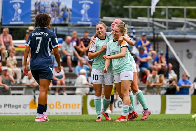 Celebrations after the 1-0 victory for Leonie Krump (10, Andernach), Paula Petri (9, Andernach), and Marlene Ganßer (13, Andernach)