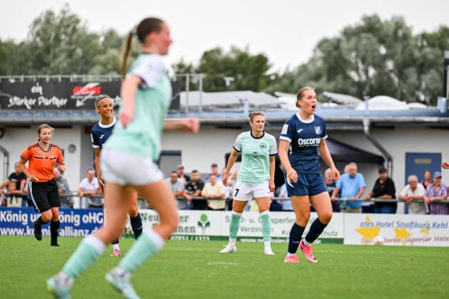 Will the ball go in or not? The suspense after Carolin Schraa s shot 7 Andernach