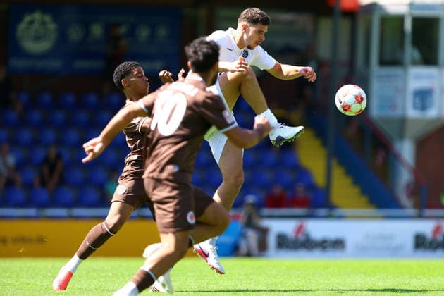 19 Jack Wardius, FC St. Pauli U23, 4 Denis Koldzic Bremer SV Men s Soccer I Regionalliga Nord I 2026–2027 Season I Matchday 2 I FC St. Pauli U23 vs. Bremer SV I August 9, 2026 I Edmund Plambeck Stadium