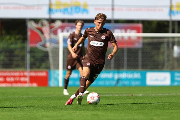 27 Hugo Weber FC St. Pauli U23 Soccer I Men s I Regionalliga Nord I 2026–2027 Season I Matchday 2 I FC St. Pauli U23 vs. Bremer SV I August 9, 2026 I Edmund Plambeck Stadium