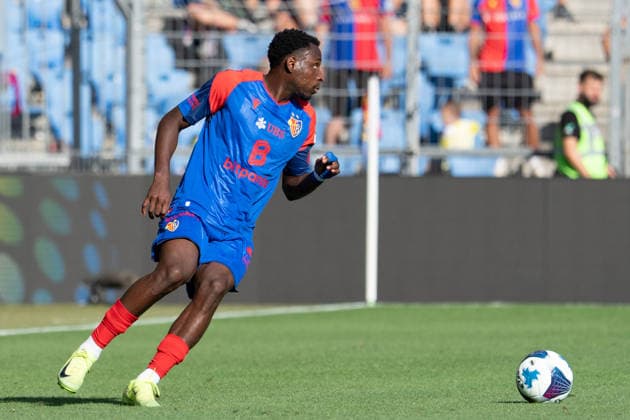 BASEL, SWITZERLAND August 9 Philip Otele of Basel in action during the 2026–27 Swiss Super League match between FC Basel 1893 and FC Thun at St. Jakob Park on August 9, 2026, in Basel, Switzerland; Basel, Basel-Stadt, Switzerland Copyright: xJustPictures.ch PascalxvonxBürenx jp-en-EuSpIm-Pavo_Fotografie-07130