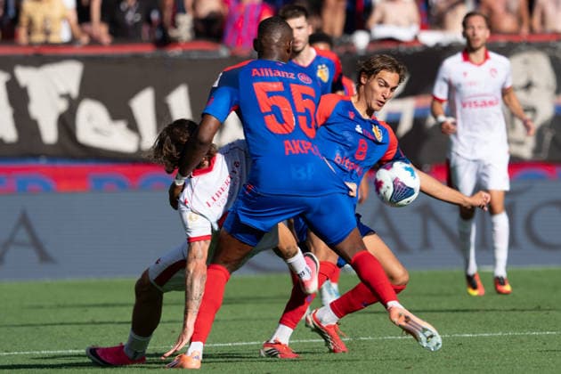 BASEL, SWITZERLAND, August 9: L R Marc Gutbub of Thun, Akpe Victory of Basel, Jonas Harder of Basel during the 2026–27 Swiss Super League match between FC Basel 1893 and FC Thun at St. Jakob Park on August 9, 2026, in Basel, Switzerland; Basel, Basel-Stadt, Switzerland Copyright: xJustPictures.ch PascalxvonxBürenx jp-en-EuSpIm-Pavo_Fotografie-07279