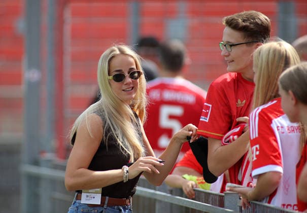 Soccer, Women, 2026–2027 Season, FC Bayern Munich vs. Paris FC, Friendly Match, Exhibition Match, Sportpark Unterhaching, Giulia Gwinn, FC Bayern Munich in street clothes, headshot, upper body