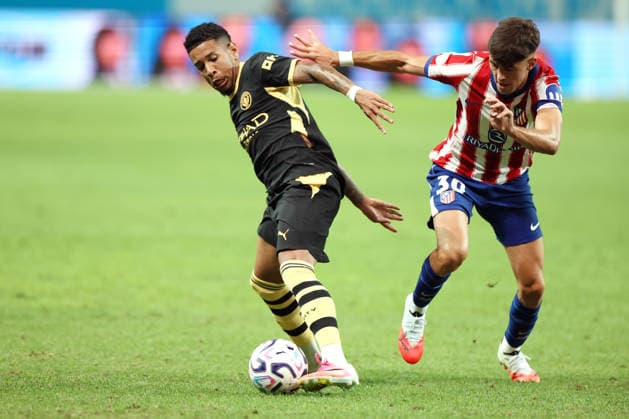 Man City vs Atletico de Madrid pre-season match in Seoul, South Korea Savinho (L) of Manchester City FC in action against Dani Martinez (R) of Atletico de Madrid during a pre-season friendly soccer match between Manchester City FC and Atletico de Madrid at Seoul World Cup Stadium in Seoul, South Korea, on August 09, 2026. Seoul South Korea  Copyright: xMatrixxImages JungxUi-Chelx