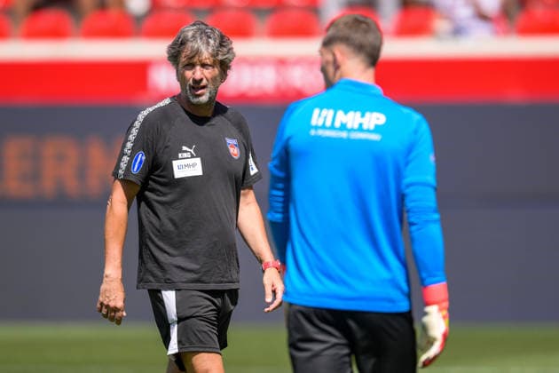 Soccer, 2. Bundesliga, 20260808, 1. FC Heidenheim vs. VfL Osnabrück. Pictured, from left: Heidenheim goalkeeper coach Bernd WENG, Heidenheim goalkeeper Frank FELLER, 1. FC Heidenheim, Voith Arena, Baden-Württemberg, Germany Copyright: Passion2Press MarkusxFischerx