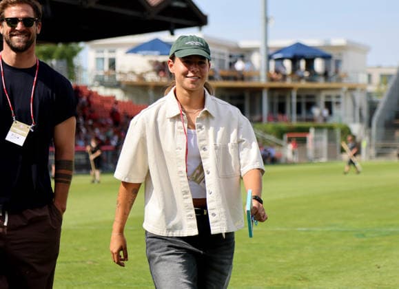 Soccer, Women, 2026–2027 Season, FC Bayern Munich vs. Paris FC, Friendly Match, Exhibition Match, Sportpark Unterhaching, Lena Oberdorf, FC Bayern Munich in Casual Attire