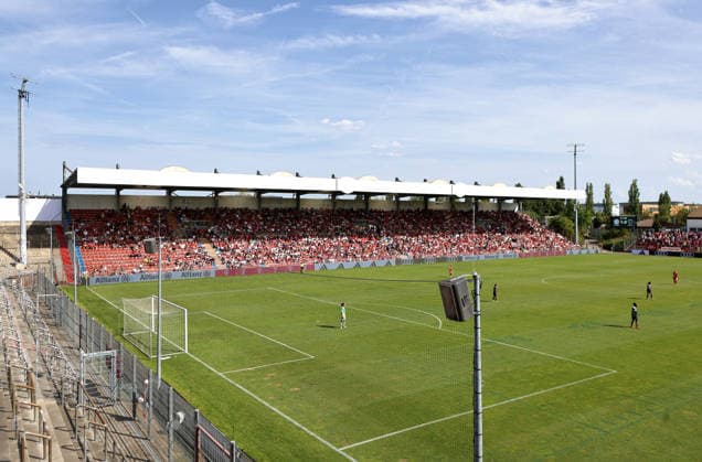 Soccer, Women, 2026–2027 Season, FC Bayern Munich vs. Paris FC, Friendly Match, Exhibition Match, Sportpark Unterhaching Here’s a view of the field and the opposite stands at Sportpark Unterhaching