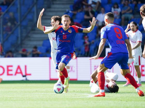 August 9, 2026 Swiss Men s Soccer Super League 2026–2027 Season FC Basel vs. FC Thun 4–2 Photo, Becir Omeragic in action (single frame)