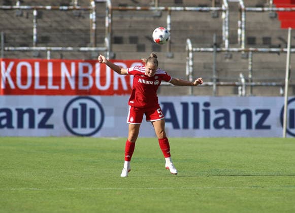 Soccer, Women, 2026–2027 Season, FC Bayern Munich vs. Paris FC, Friendly Match, Exhibition Match, Sportpark Unterhaching, Magdalena Eriksson, FC Bayern Munich on a header, Defense
