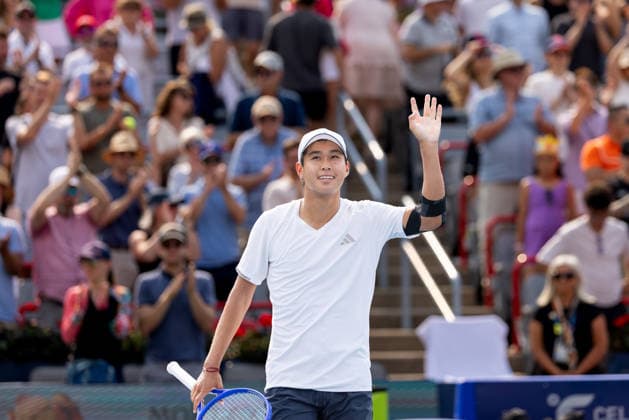 August 9, 2026, Montreal, Quebec, Canada: LEARNER TIEN (12) from USA salute crowd after win over Thiago Agustin Tirante from Argentina in round of 16 at Canadian Open at IGA stadium in Montreal, Quebec, Canada on 2026-08-09 Montreal Canada - ZUMAl189 20260809_zsp_l189_081 Copyright: xYannickxLegarex