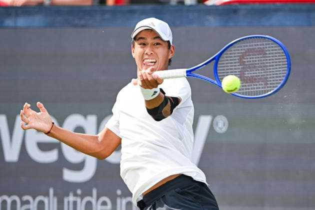 MONTREAL, QC - AUGUST 09: Learner Tien (USA) returns the ball during a fourth round match at National Bank Open on August 09, 2026 at IGA Stadium in Montreal, QC (Photo by David Kirouac Icon Sportswire) TENNIS: AUG 09 National Bank Open EDITORIAL USE ONLY Icon26080905126