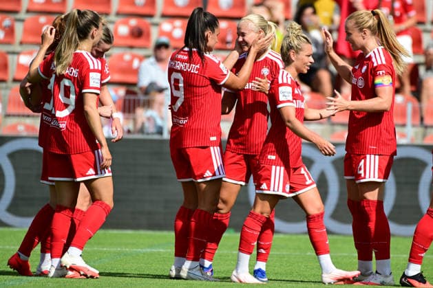 Women s Soccer: FC Bayern celebrates a 1-0 victory in a friendly match between FC Bayern Munich and Paris FC on August 9, 2026, in Germany, at Uhlsport Park in Unterhaching, Bavaria, Germany