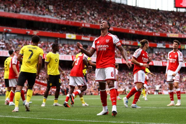 Arsenal gegen Borussia Dortmund, 9. August 2026, London, Emirates Cup: Arsenal gegen Borussia Dortmund – Gabriel von Arsenal reagiert. Foto: Jacques Feeney, Offside, London, Großbritannien  Copyright: xJacquesxFeeneyx xOffsidexOffside
