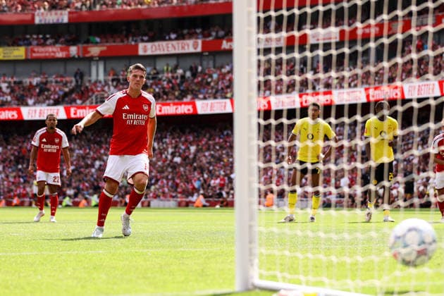 Arsenal gegen Borussia Dortmund, 9. August 2026, London, Emirates Cup: Arsenal gegen Borussia Dortmund – Viktor Gyokeres von Arsenal verwandelt einen Elfmeter im Elfmeterschießen. Foto: Jacques Feeney, Abseits, London, Großbritannien  Copyright: xJacquesxFeeneyx xOffsidexOffside