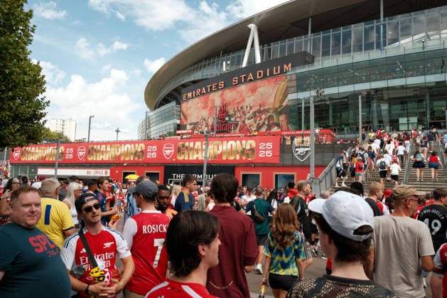 Arsenal gegen Borussia Dortmund, 9. August 2026, London, Emirates Cup: Arsenal gegen Borussia Dortmund – Gesamtansicht des Emirates Stadium mit großen Champions-Bannern. Foto: Jacques Feeney, Offside, London, Großbritannien  Copyright: xJacquesxFeeneyx xOffsidexOffside