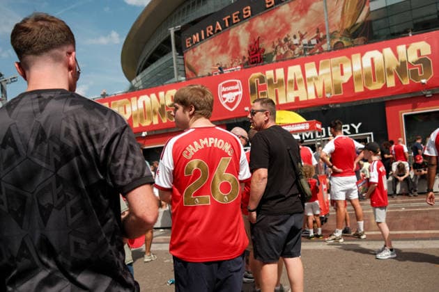 Arsenal gegen Borussia Dortmund, 9. August 2026, London, Emirates Cup: Arsenal gegen Borussia Dortmund – Arsenal-Fans in Champions 26 -Trikots. Foto: Jacques Feeney, Offside, London, Großbritannien  Copyright: xJacquesxFeeneyx xOffsidexOffside