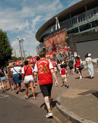 Arsenal gegen Borussia Dortmund, 9. August 2026, London, Emirates Cup: Arsenal gegen Borussia Dortmund – Arsenal-Fans mit Champions 26 -Trikots. Foto: Jacques Feeney, Offside, London, Großbritannien  Copyright: xJacquesxFeeneyx xOffsidexOffside