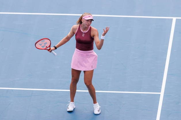 August 9, 2026, Toronto, On, Canada: Alina Korneeva reacts during her match against Coco Gauff of the United States during round of 16 National Bank Open tennis action in Toronto, on Sunday, Aug. 9, 2026. Canada News - August 9, 2026  - ZUMAc35_ 20260809_zaf_c35_077 Copyright: xKeitoxNewmanx