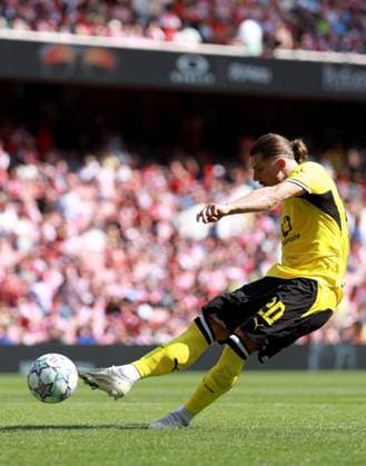 Marcel Sabitzer of Borussia Dortmund Arsenal v Borussia Dortmund, Pre Season Friendly, Football, Emirates Stadium, London, UK - 09 Aug 2026London Emirates Stadium United Kingdom EDITORIAL USE ONLY No use with unauthorised audio, video, data, fixture lists, club league logos or live services. Online in-match use limited to 120 images, no video emulation. No use in betting, games or single club league player publications. Copyright: xGeorgexTewkesbury Shutterstockx 17051143be