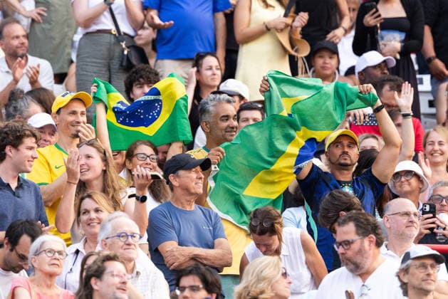 August 9, 2026, Montreal, Quebec, Canada: Joao Fonseca (22) from Brazil fan in match against Ben Shelton (5) from USA in round of 16 at Canadian Open at IGA stadium in Montreal, Quebec, Canada on 2026-08-09 Montreal Canada - ZUMAl189 20260809_zsp_l189_127 Copyright: xYannickxLegarex