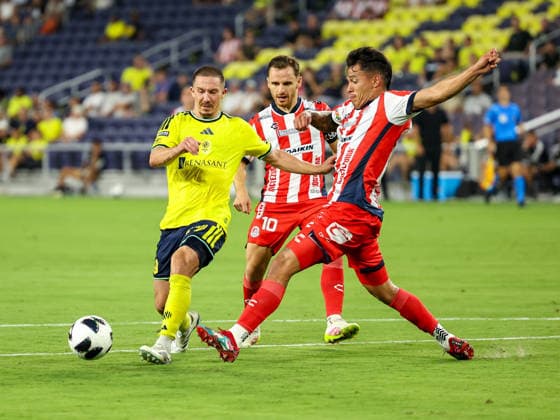 August 9, 2026: Nashville SC midfielder Alex Muyl (19) kicks the ball away from defenders during a Leagues Cup match between Atletico de San Luis and Nashville SC at Geodis Park in Nashville, TN. CSM Leagues Cup 2026: Atletico De San Luis Vs Nashville SC AUG 09  - ZUMAc04_ 20260809_zma_c04_088 Copyright: xStephenxFurstx