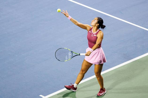 August 9, 2026, Toronto, On, Canada: Alexandra Eala of the Philippines serves the ball to Belinda Bencic of Switzerland during round of 16 National Bank Open Tennis action in Toronto, on Sunday, Aug. 9, 2026. Canada News - August 9, 2026  - ZUMAc35_ 20260809_zaf_c35_153 Copyright: xKeitoxNewmanx