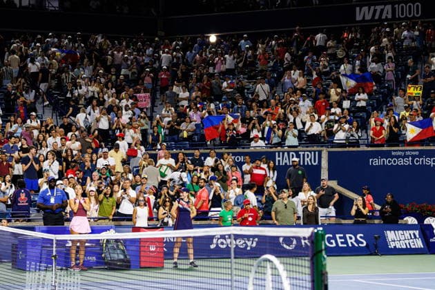 August 9, 2026, Toronto, On, Canada: Alexandra Eala of the Philippines takes in the crowd after a 6-4, 6-0, loss to Belinda Bencic of Switzerland during round of 16 National Bank Open Tennis action in Toronto, on Sunday, Aug. 9, 2026. Canada News - August 9, 2026  - ZUMAc35_ 20260809_zaf_c35_165 Copyright: xKeitoxNewmanx
