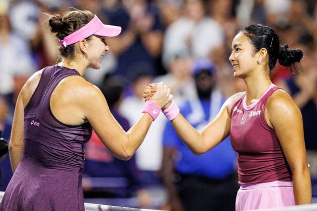 August 9, 2026, Toronto, On, Canada: Belinda Bencic of Switzerland, left, shakes hands with Alexandra Eala of the Philippines after beating her 6-4, 6-0, during round of 16 National Bank Open Tennis action in Toronto, on Sunday, Aug. 9, 2026. Canada News - August 9, 2026  - ZUMAc35_ 20260809_zaf_c35_168 Copyright: xKeitoxNewmanx
