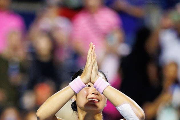 August 9, 2026, Toronto, On, Canada: Alexandra Eala of the Philippines waves to the crowd after losing 6-4, 6-0, to Belinda Bencic of Switzerland during round of 16 National Bank Open Tennis action in Toronto, on Sunday, Aug. 9, 2026. Canada News - August 9, 2026  - ZUMAc35_ 20260809_zaf_c35_169 Copyright: xKeitoxNewmanx