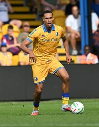 Jon Russell of Mansfield Town Mansfield Town v Sheffield United, EFL Carabao Cup, First Round, Football, One Call Stadium, Mansfield, UK - 09 Aug 2026Mansfield One Call Stadium United Kingdom EDITORIAL USE ONLY No use with unauthorised audio, video, data, fixture lists, club league logos or live services. Online in-match use limited to 120 images, no video emulation. No use in betting, games or single club league player publications. Copyright: xAnnaxGowthorpe Shutterstockx 17051191bk