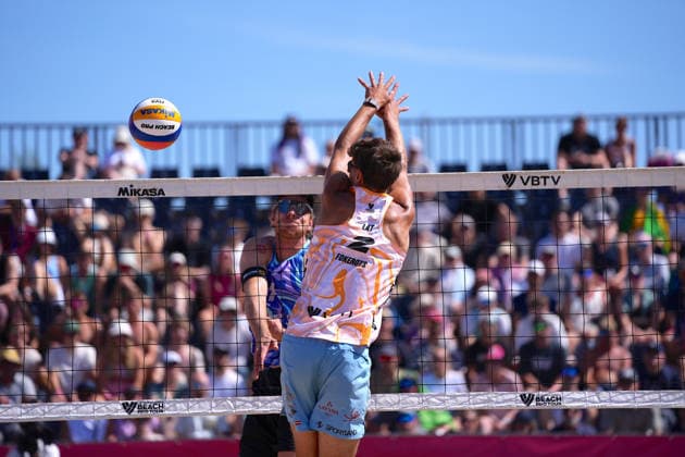 Nils Ehlers ( GER ) Kristians Fokerots ( LAT ) during the Beachvolleyball Elite 16 Tournament at Rennbahn Hamburg-Horn, Hamburg. Copyright: xJuliaxKneisslx xSPPx Sportspressphoto_SPR203685
