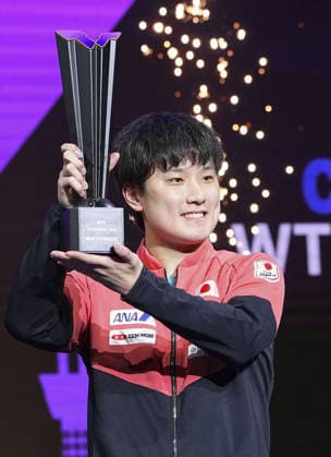 Table tennis, Tischtennis WTT Champions Japan s Tomokazu Harimoto poses after retaining the men s singles title at the WTT Champions Yokohama table tennis event in Yokohama, eastern Japan, on Aug. 9, 2026.  A14AA0005625455P